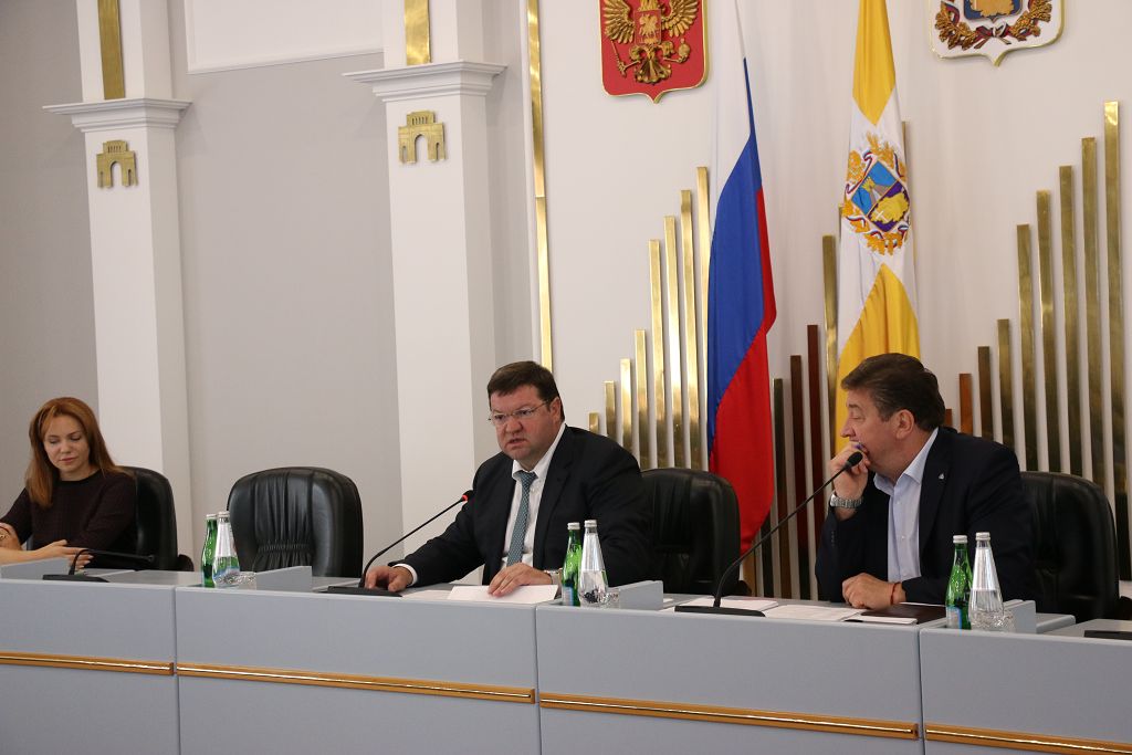 Идёт подготовка к очередному заседанию Думы