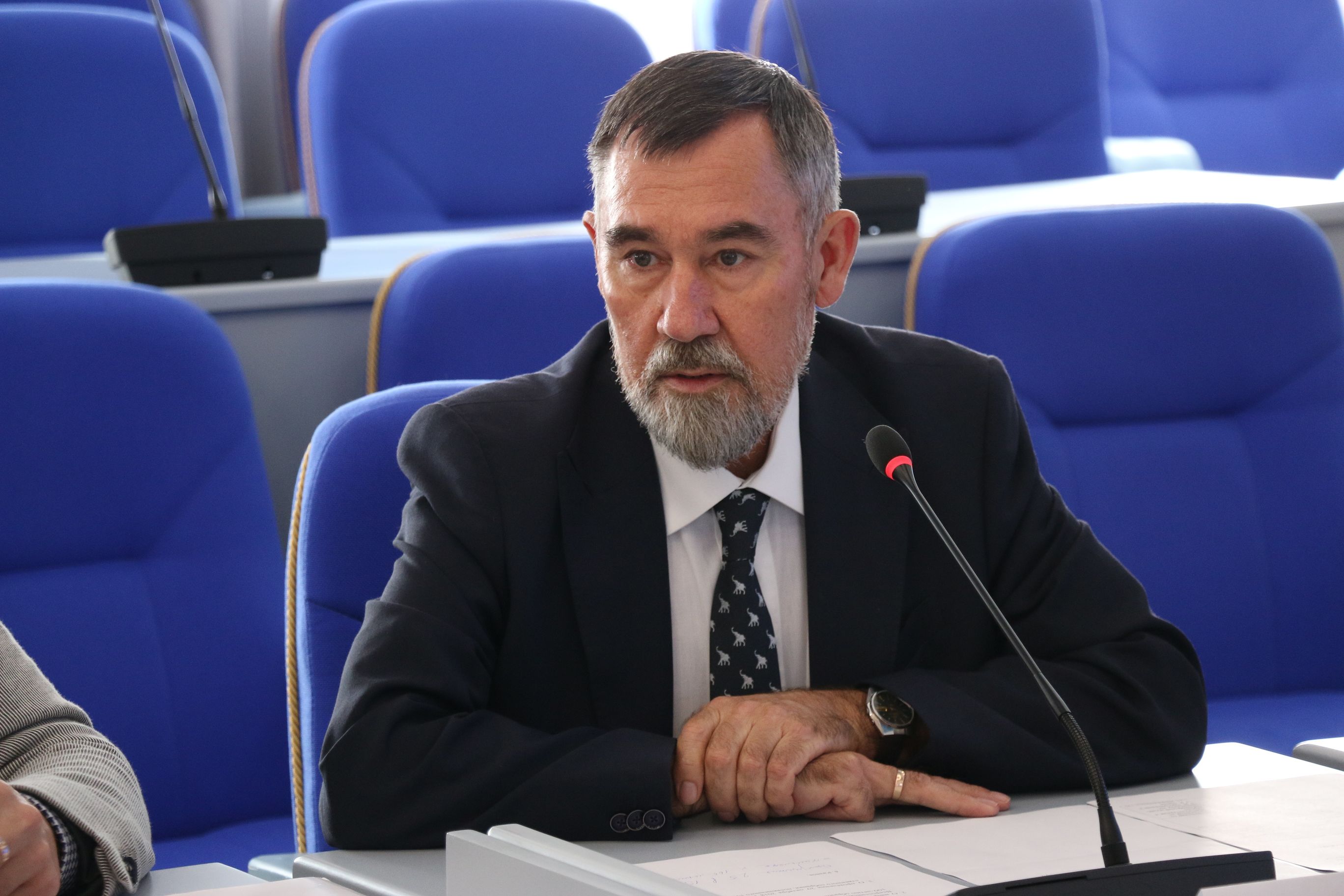 За месяц до векового юбилея ВЛКСМ