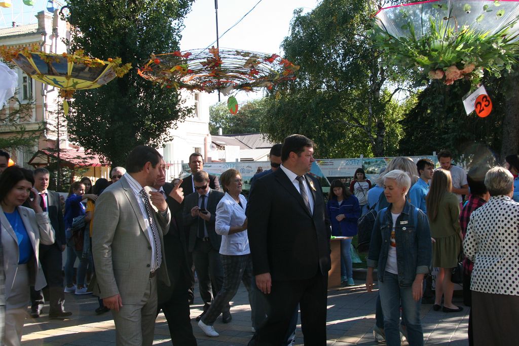 В Ставрополе открыли новый пилон на Аллее Почетных граждан