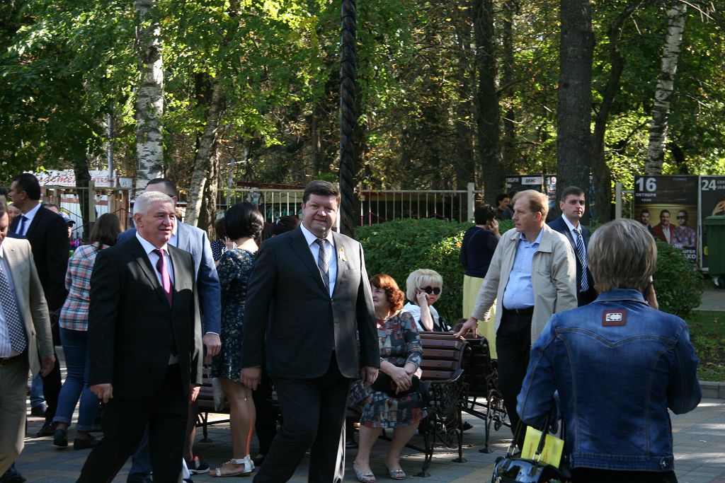 В Ставрополе открыли новый пилон на Аллее Почетных граждан