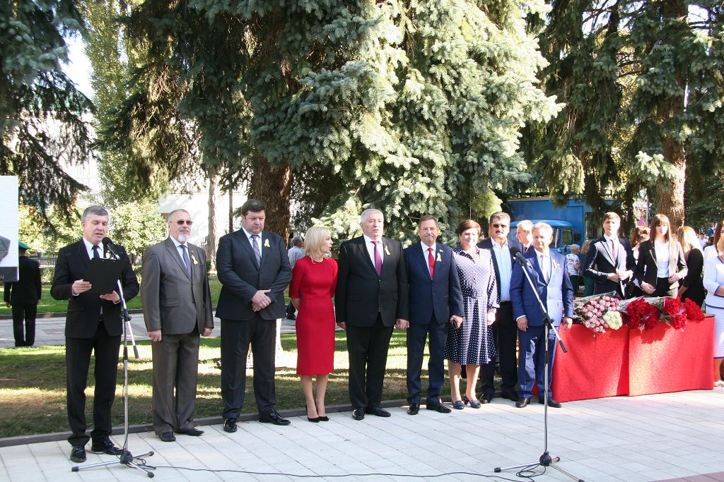 В Ставрополе открыли новый пилон на Аллее Почетных граждан