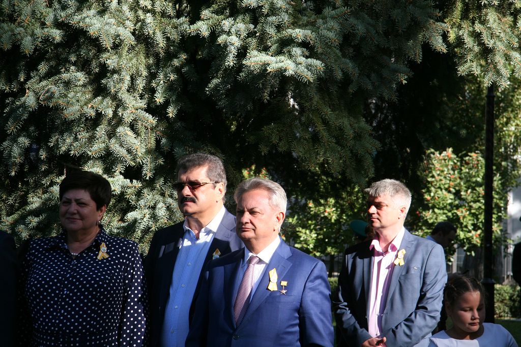 В Ставрополе открыли новый пилон на Аллее Почетных граждан
