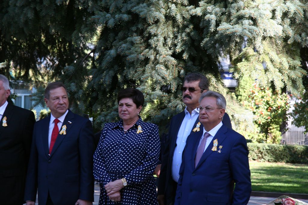 В Ставрополе открыли новый пилон на Аллее Почетных граждан