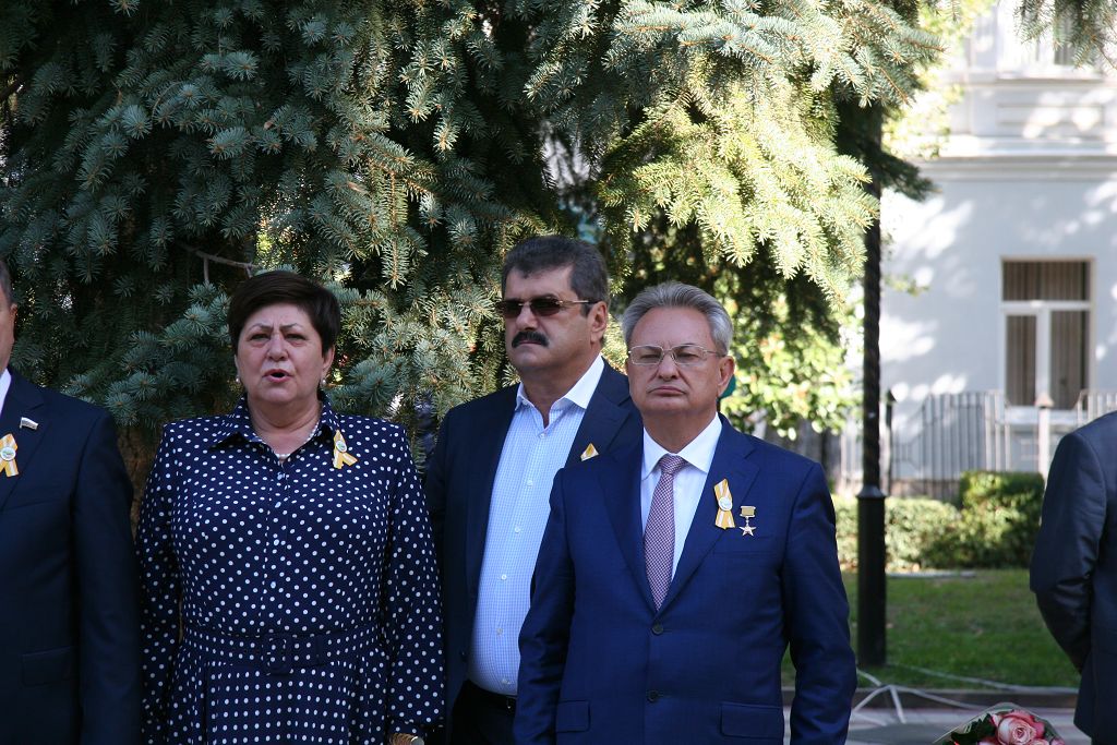 В Ставрополе открыли новый пилон на Аллее Почетных граждан
