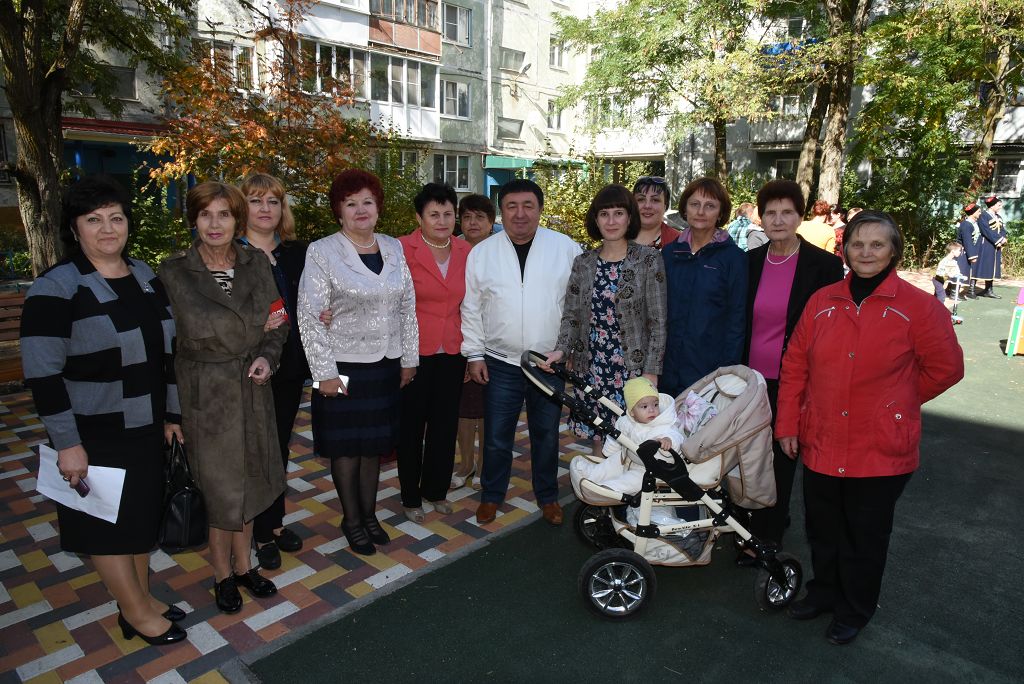 В Промышленном районе краевого центра открылась новая детская площадка