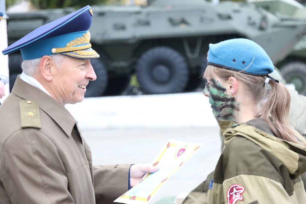 С праздником, разведчики!