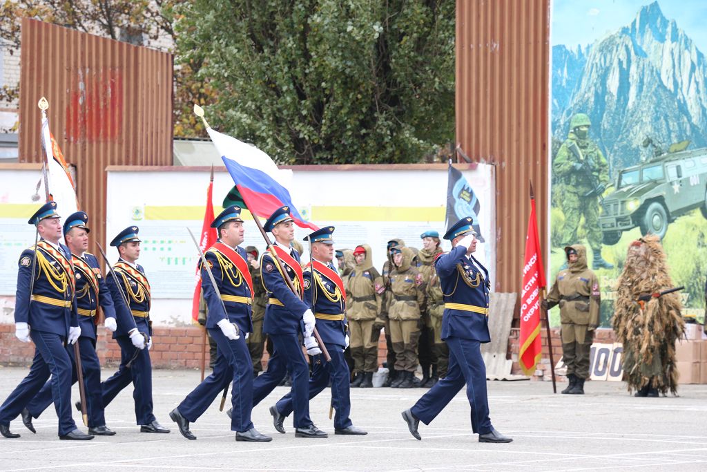 С праздником, разведчики!