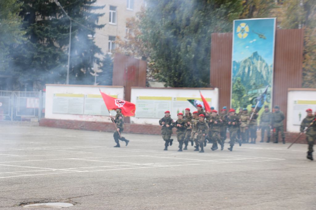 С праздником, разведчики!