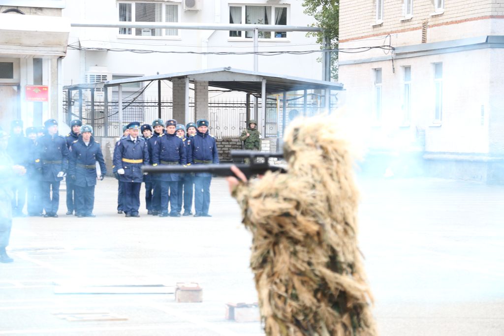 С праздником, разведчики!