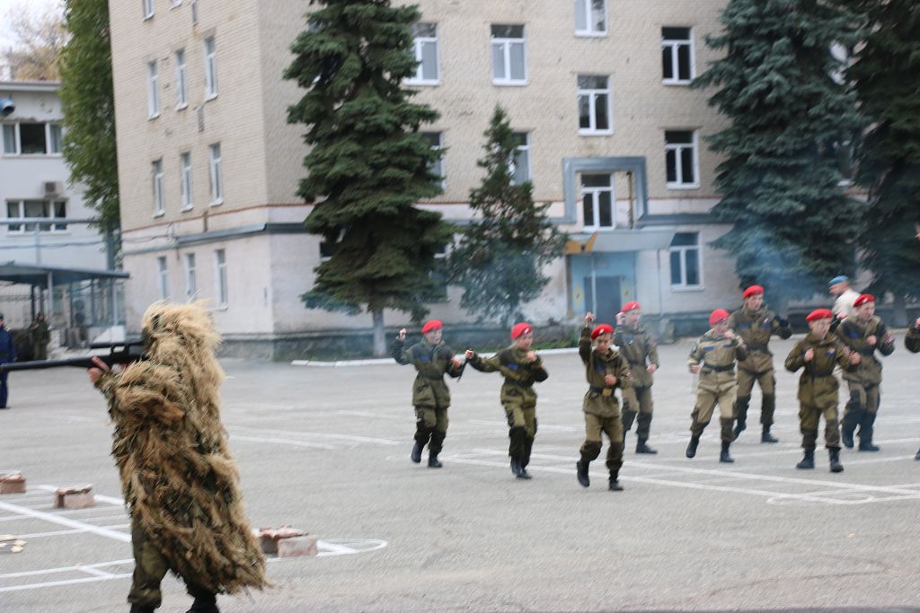 С праздником, разведчики!