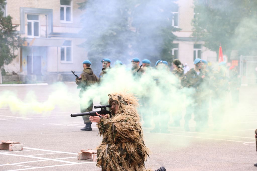 С праздником, разведчики!