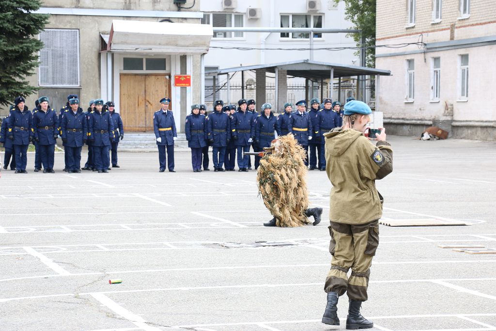 С праздником, разведчики!