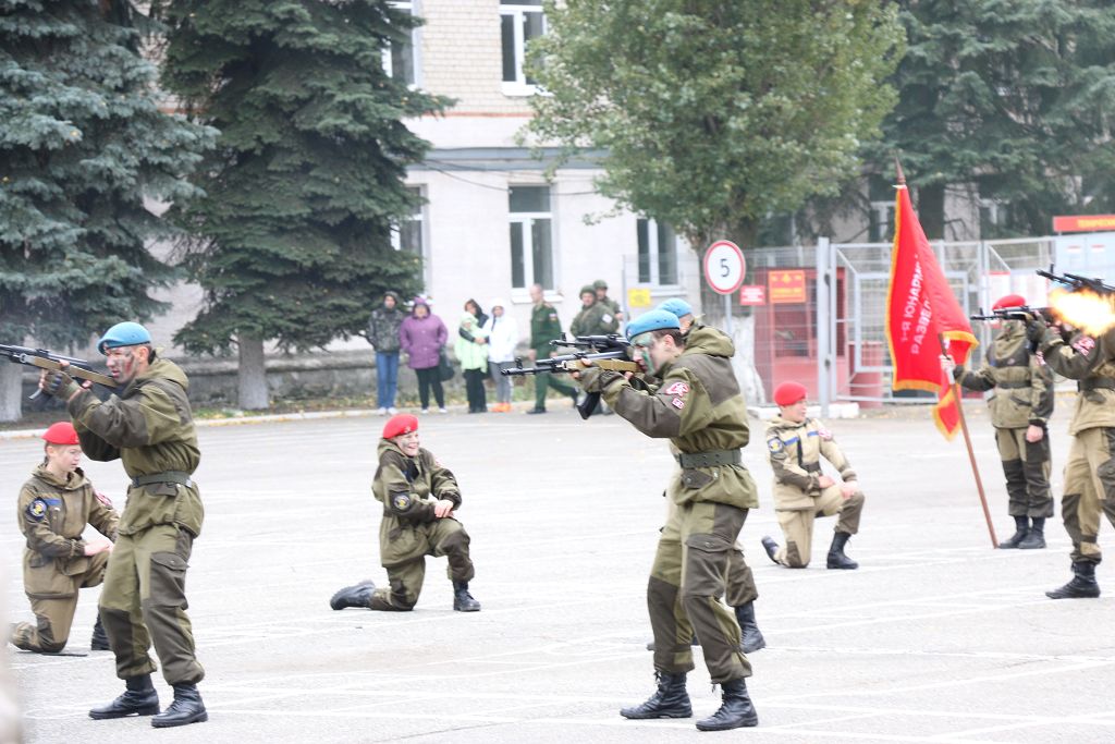С праздником, разведчики!