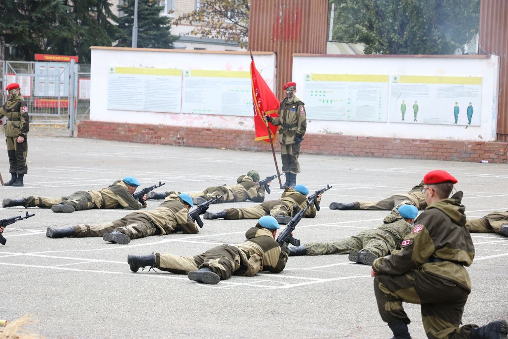 С праздником, разведчики!