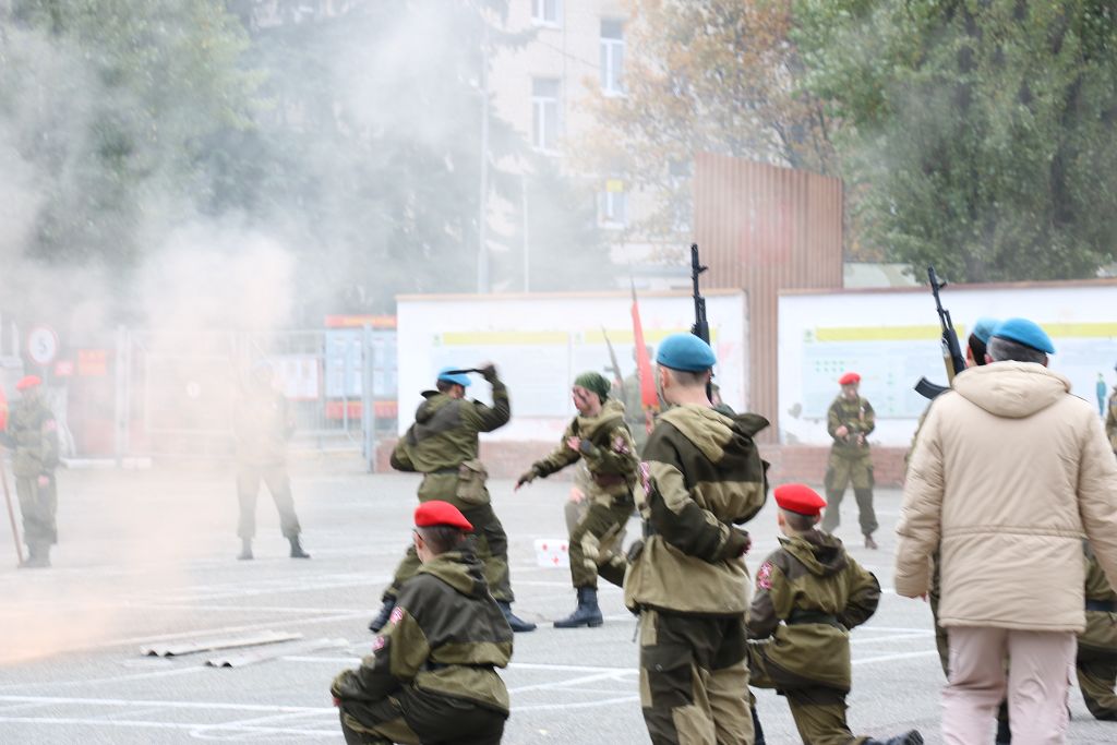 С праздником, разведчики!