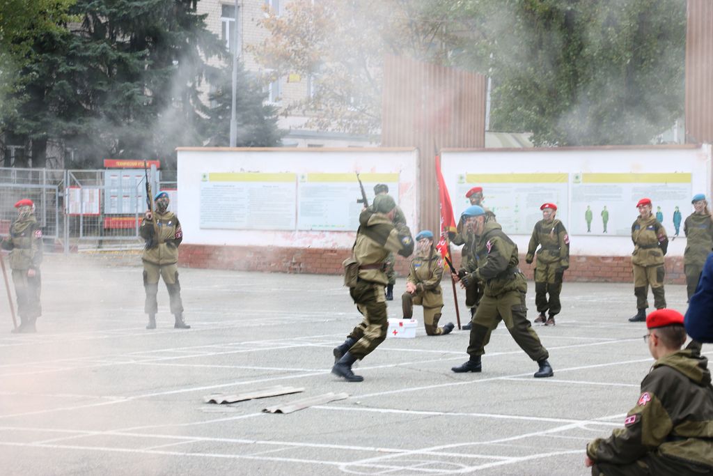 С праздником, разведчики!