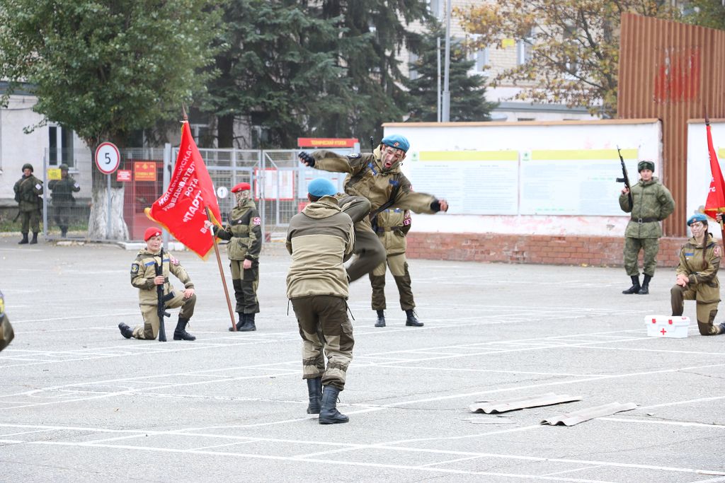 С праздником, разведчики!