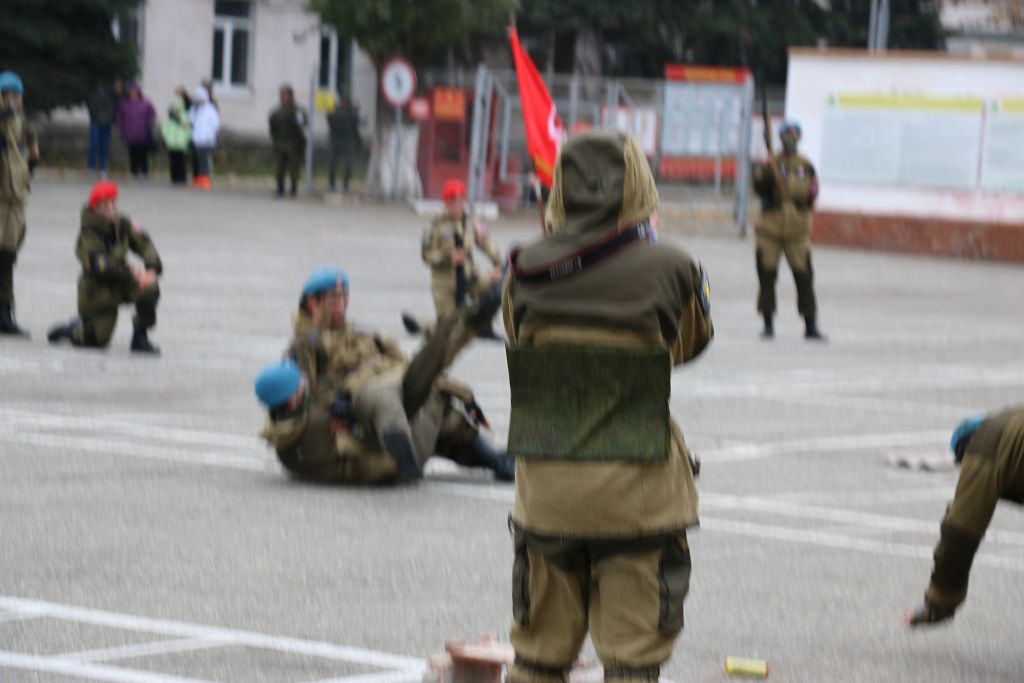 С праздником, разведчики!