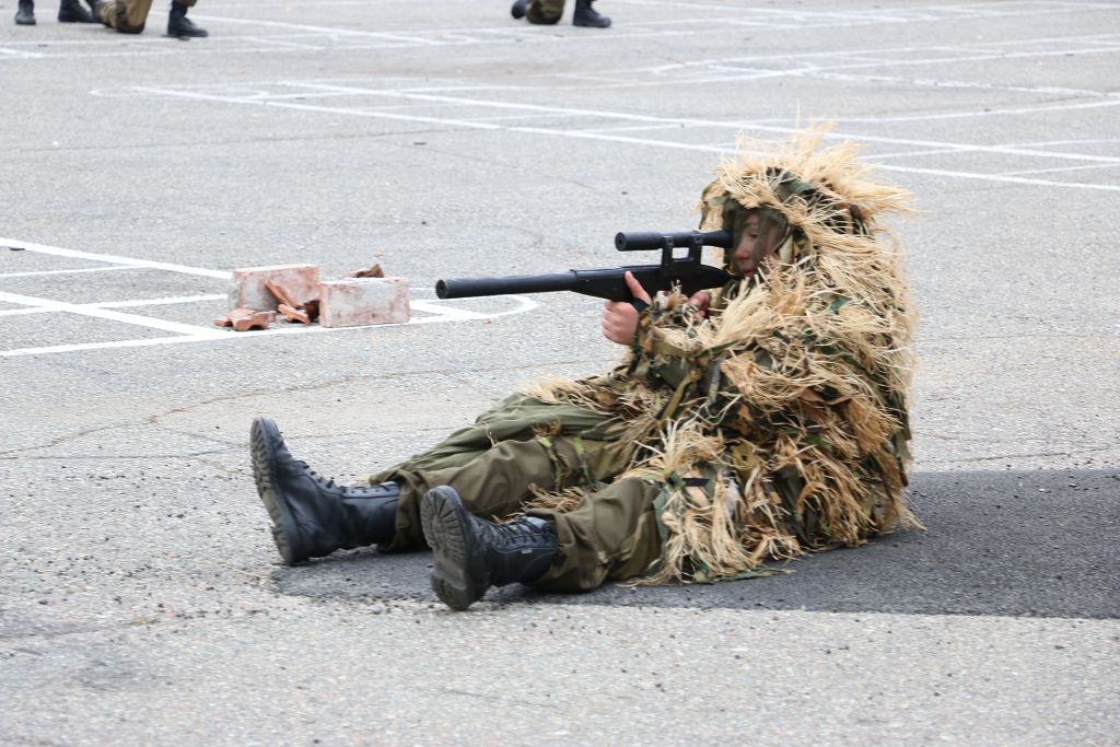 С праздником, разведчики!