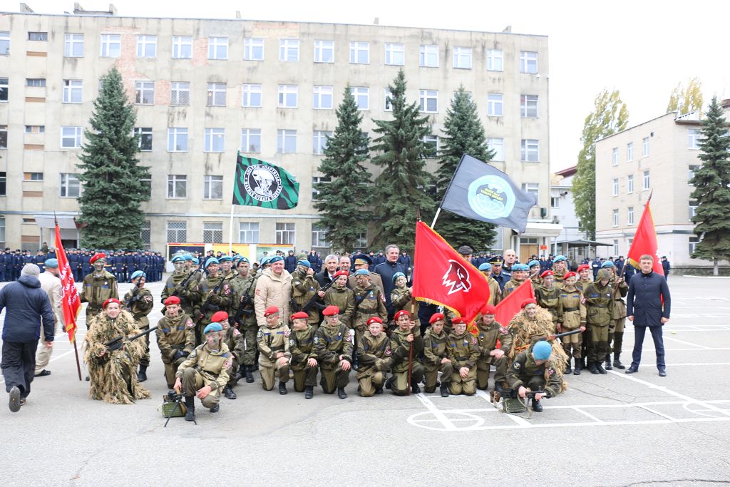 С праздником, разведчики!