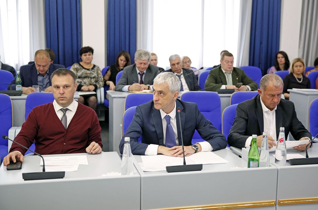 Законодатели начали работу над бюджетом региона