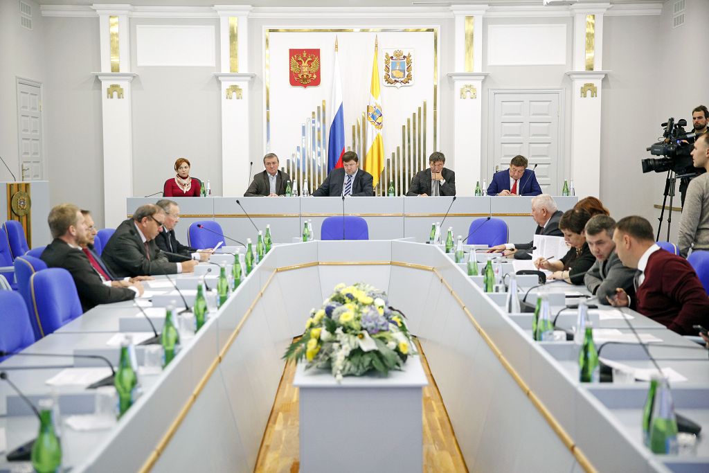 Законодатели начали работу над бюджетом региона
