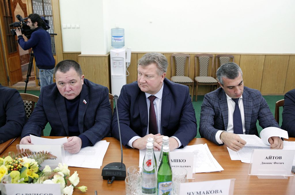 Необходимо комплексное решение