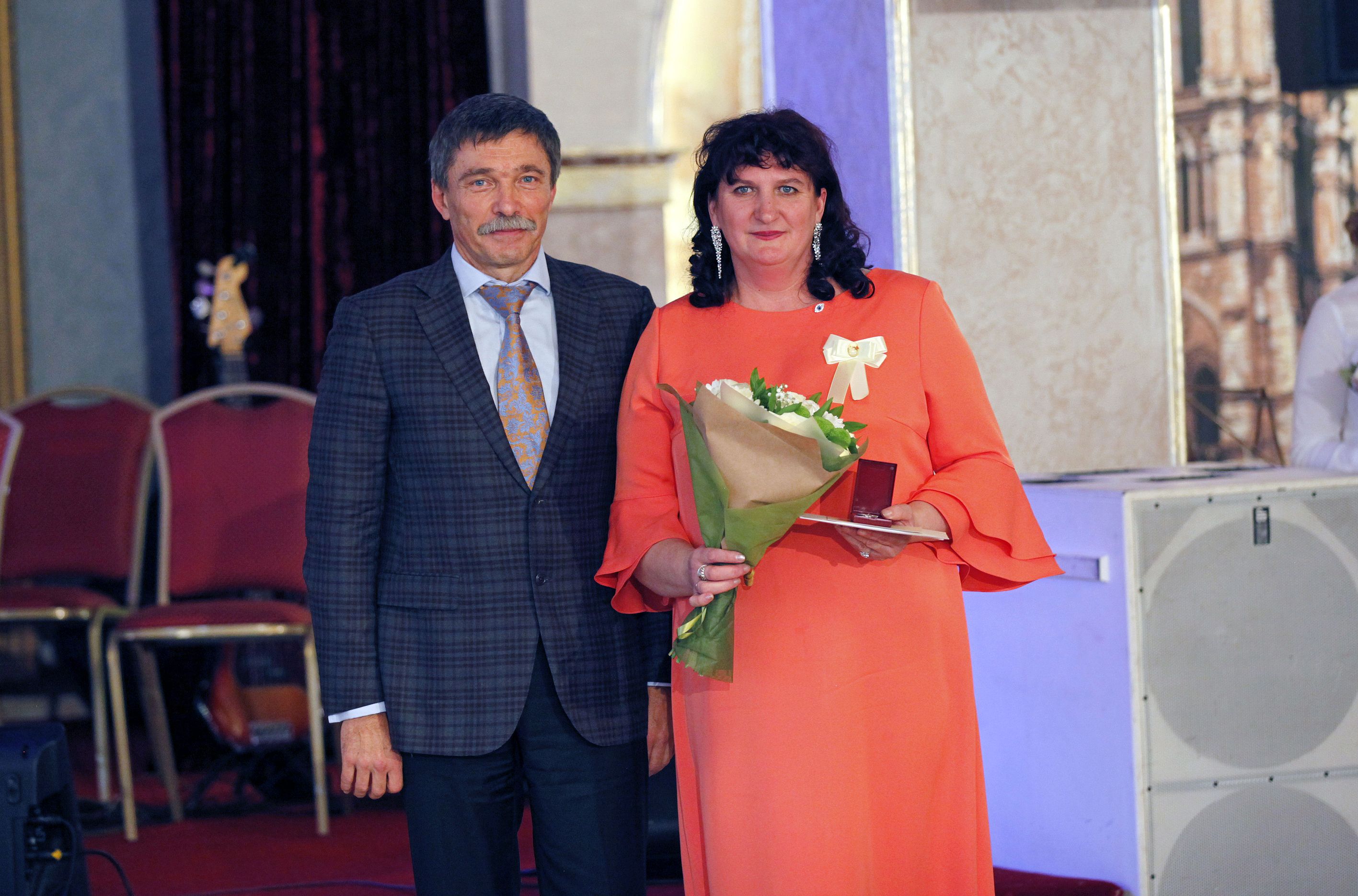 Медали за материнство