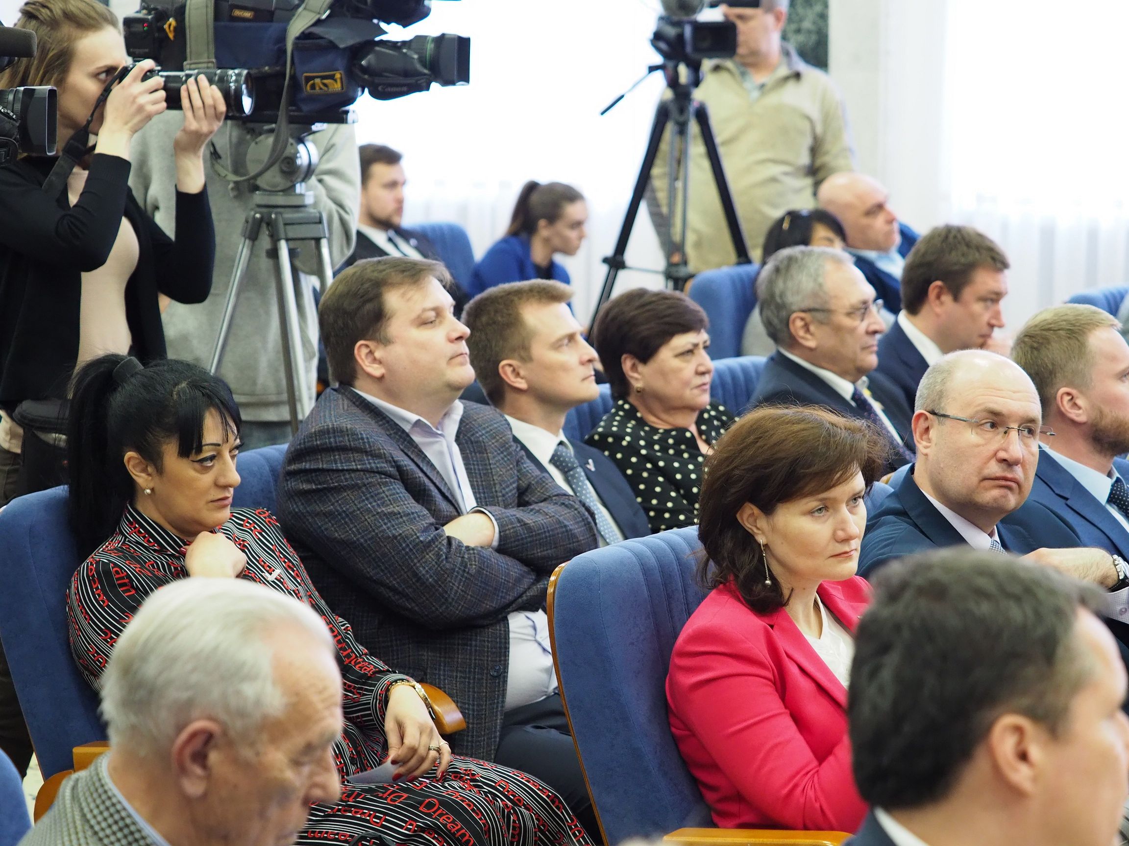 Добиться решения задач, поставленных президентом страны