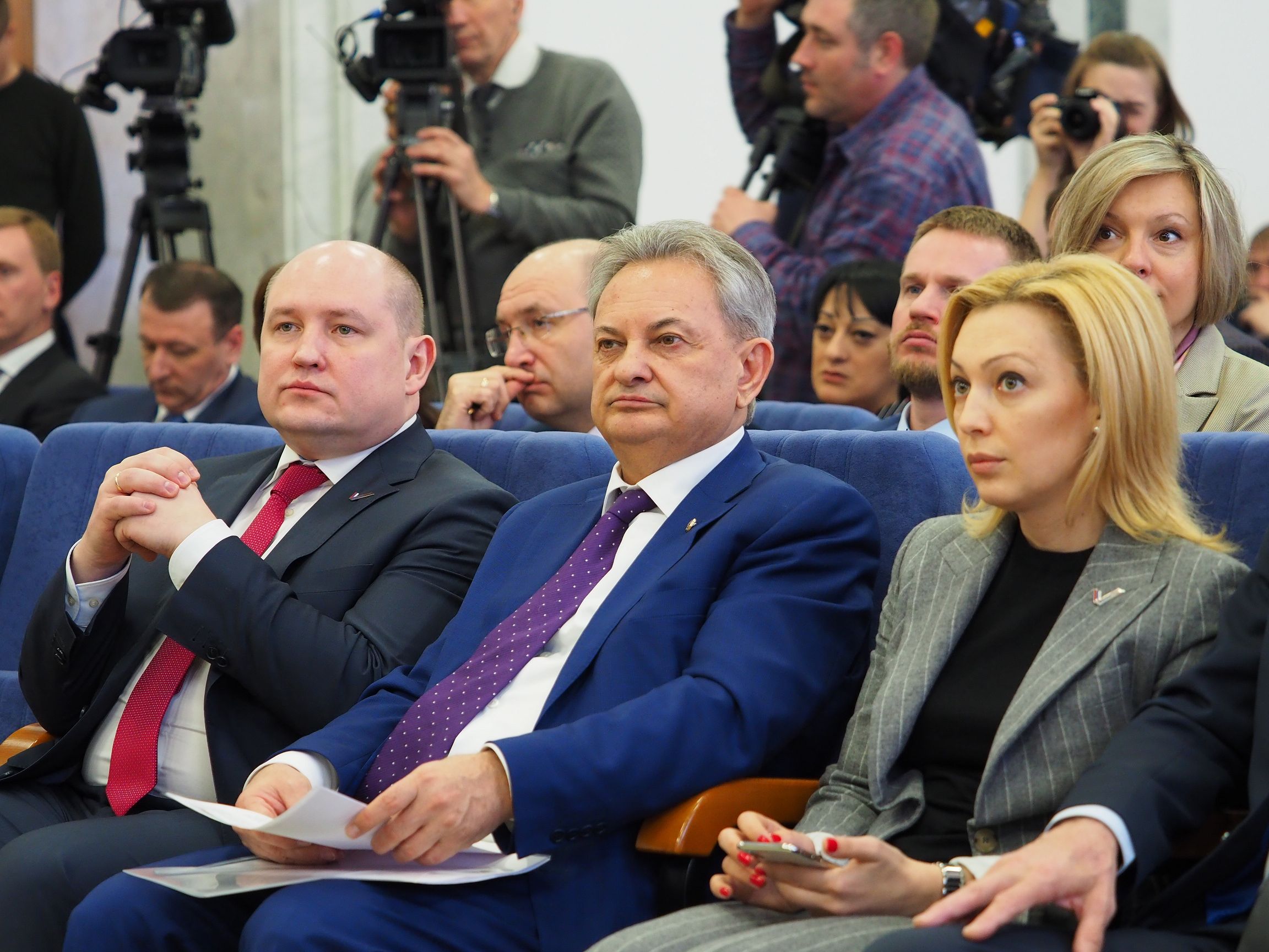 Добиться решения задач, поставленных президентом страны