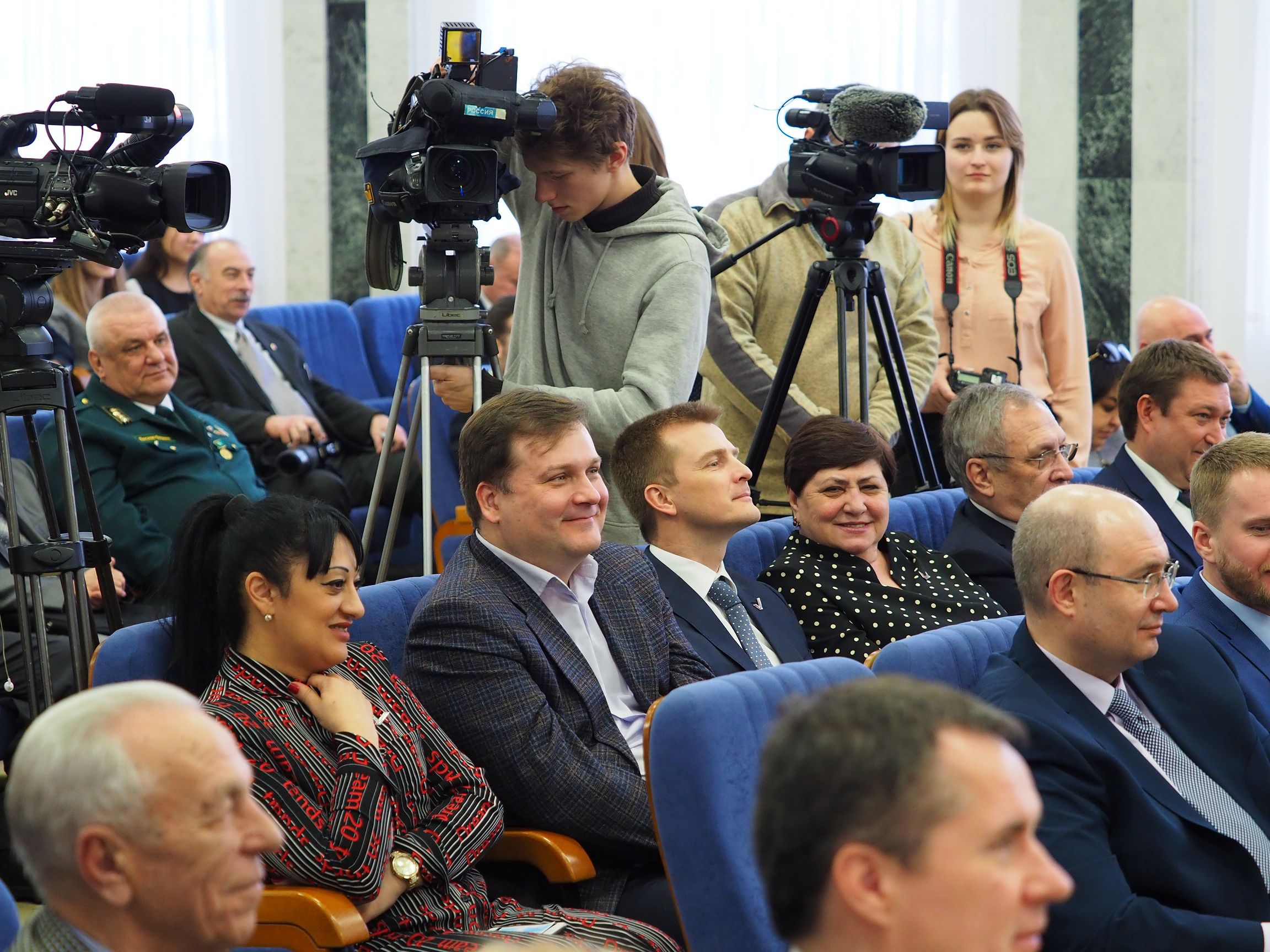Добиться решения задач, поставленных президентом страны