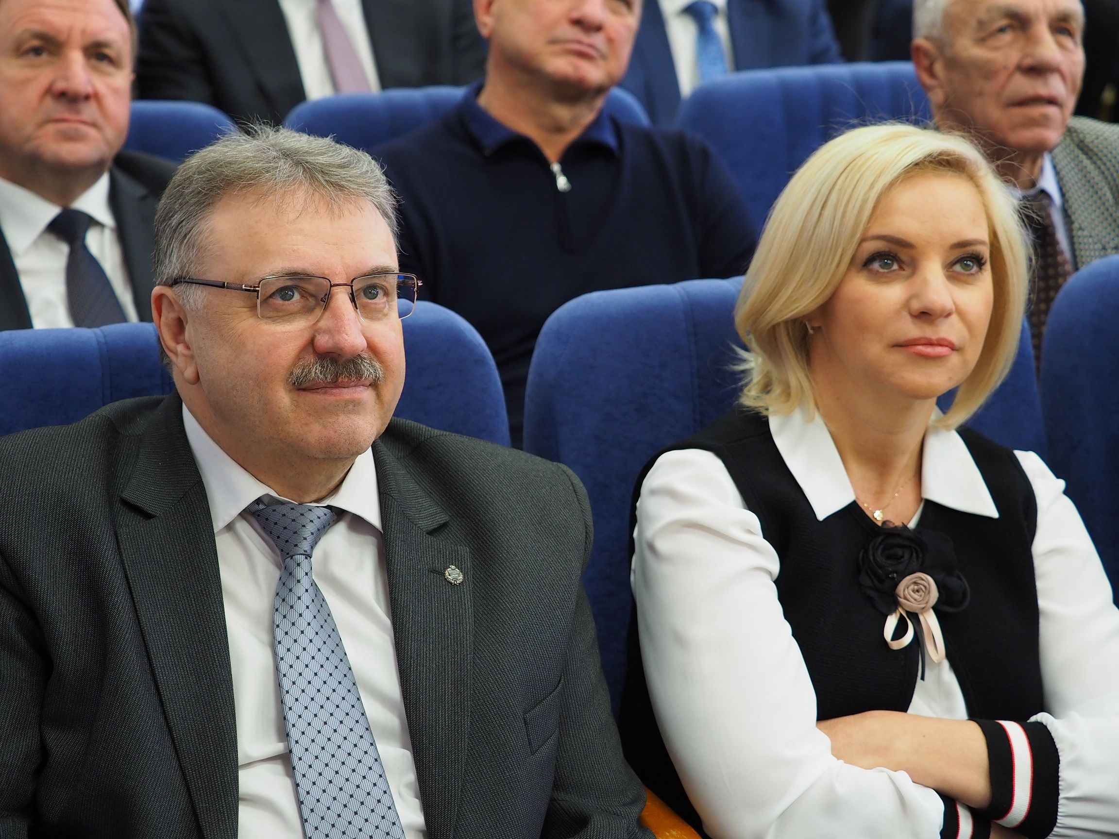 Добиться решения задач, поставленных президентом страны