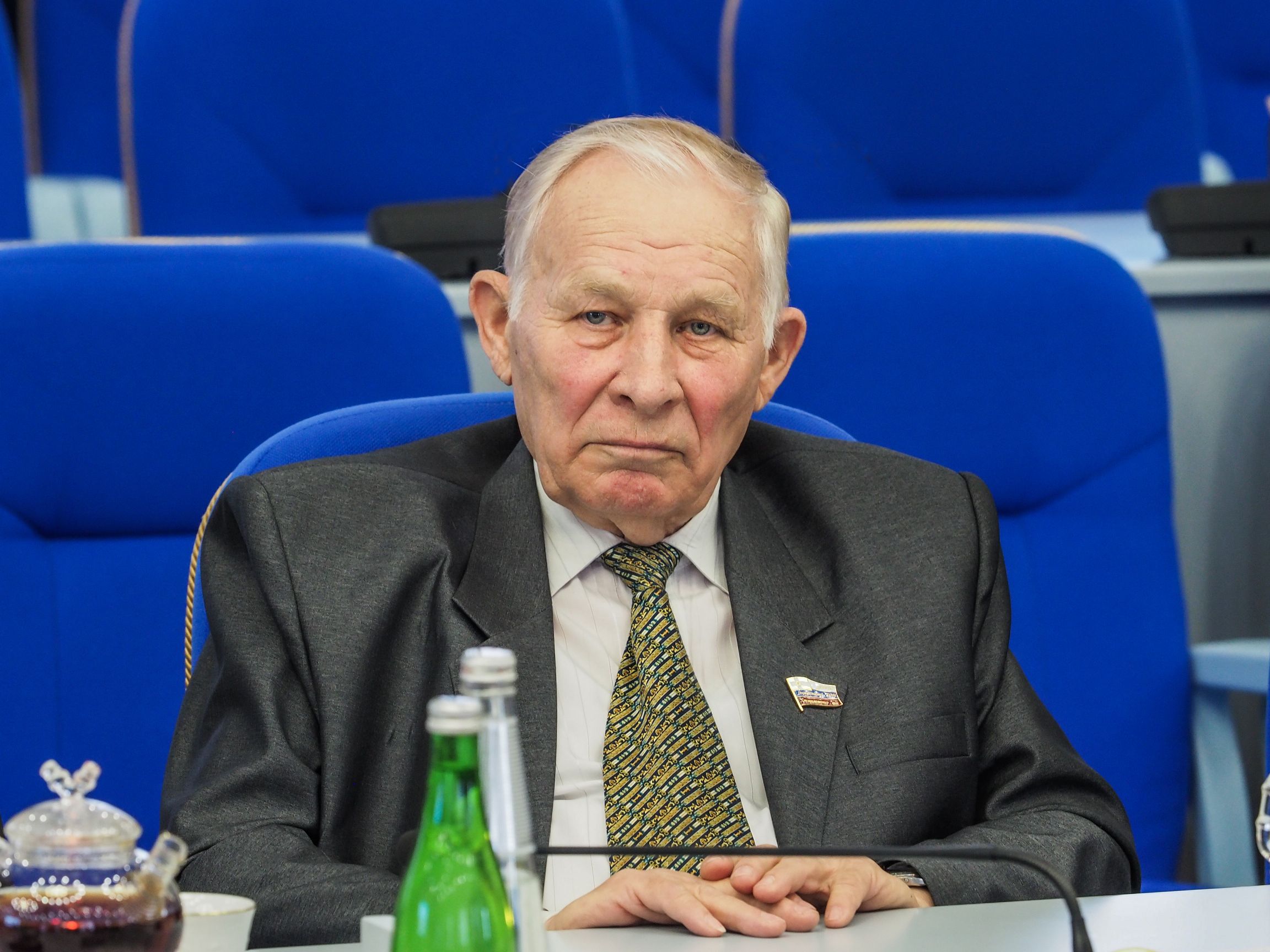В дружеской обстановке
