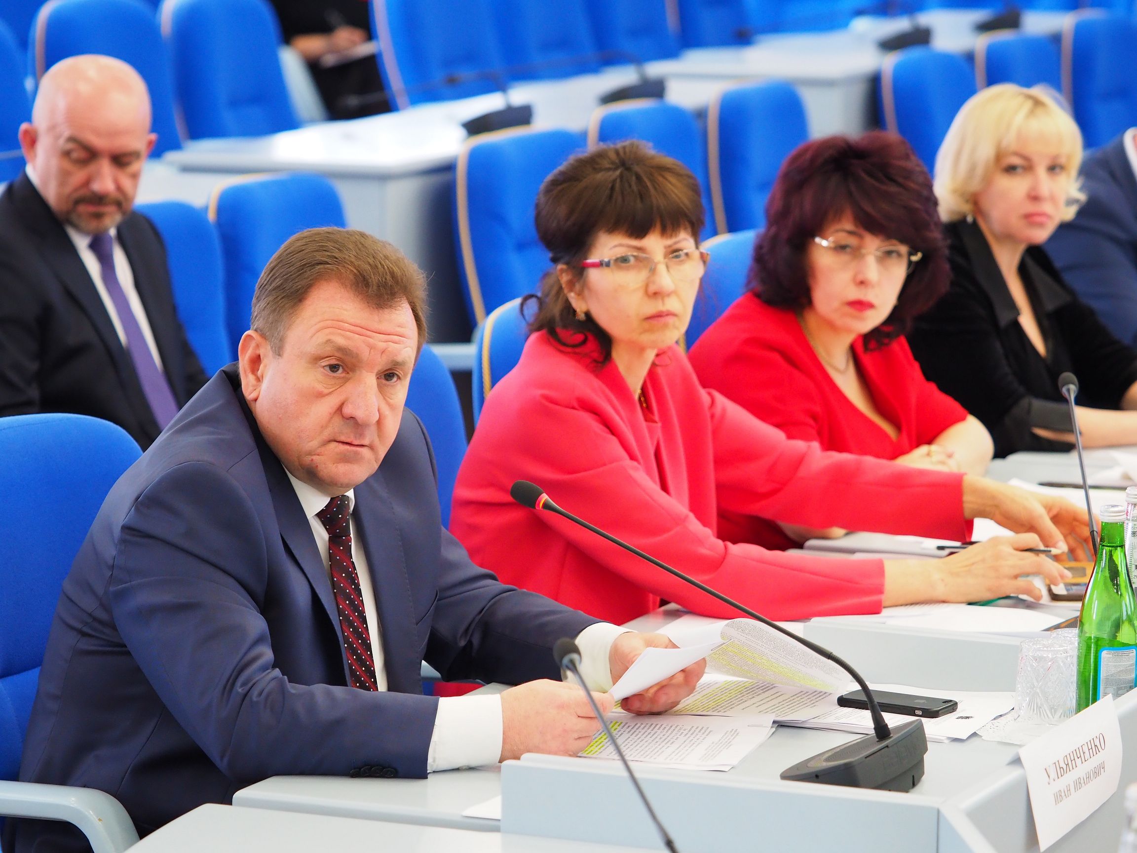 Рассмотрение вопросов продолжится на заседании