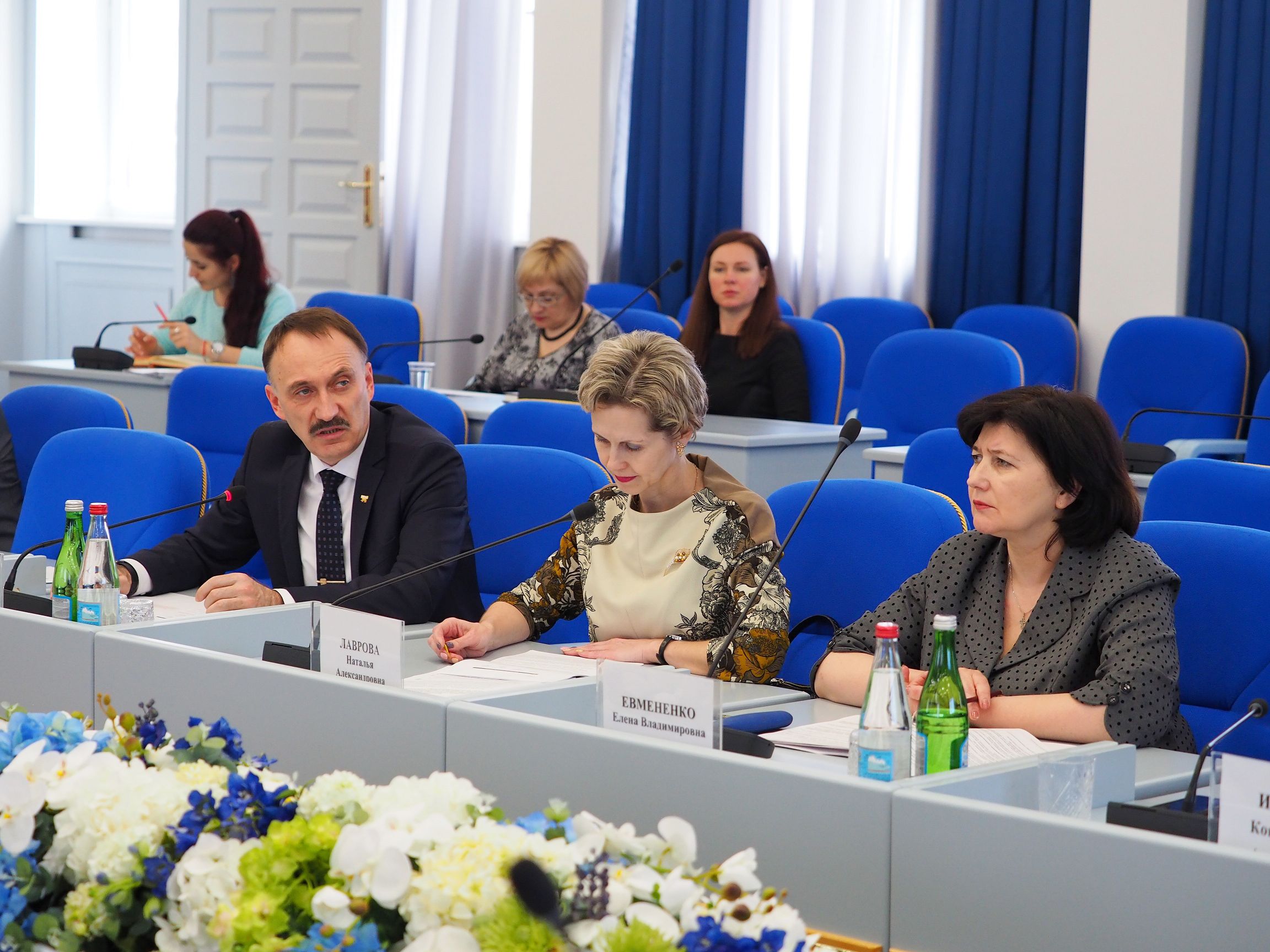 Временная комиссия краевого парламента по кадровому обеспечению системы образования начала свою работу