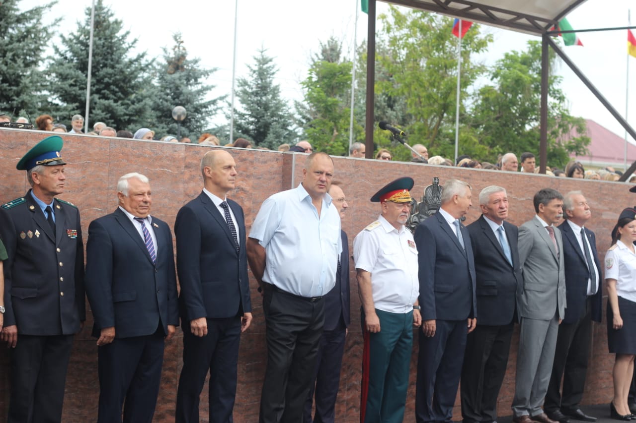 Успехов в службе