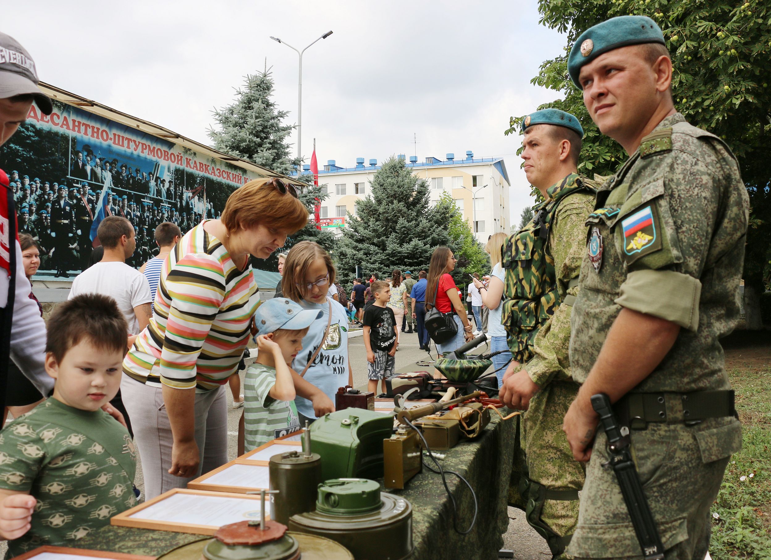 С праздником, десантники!