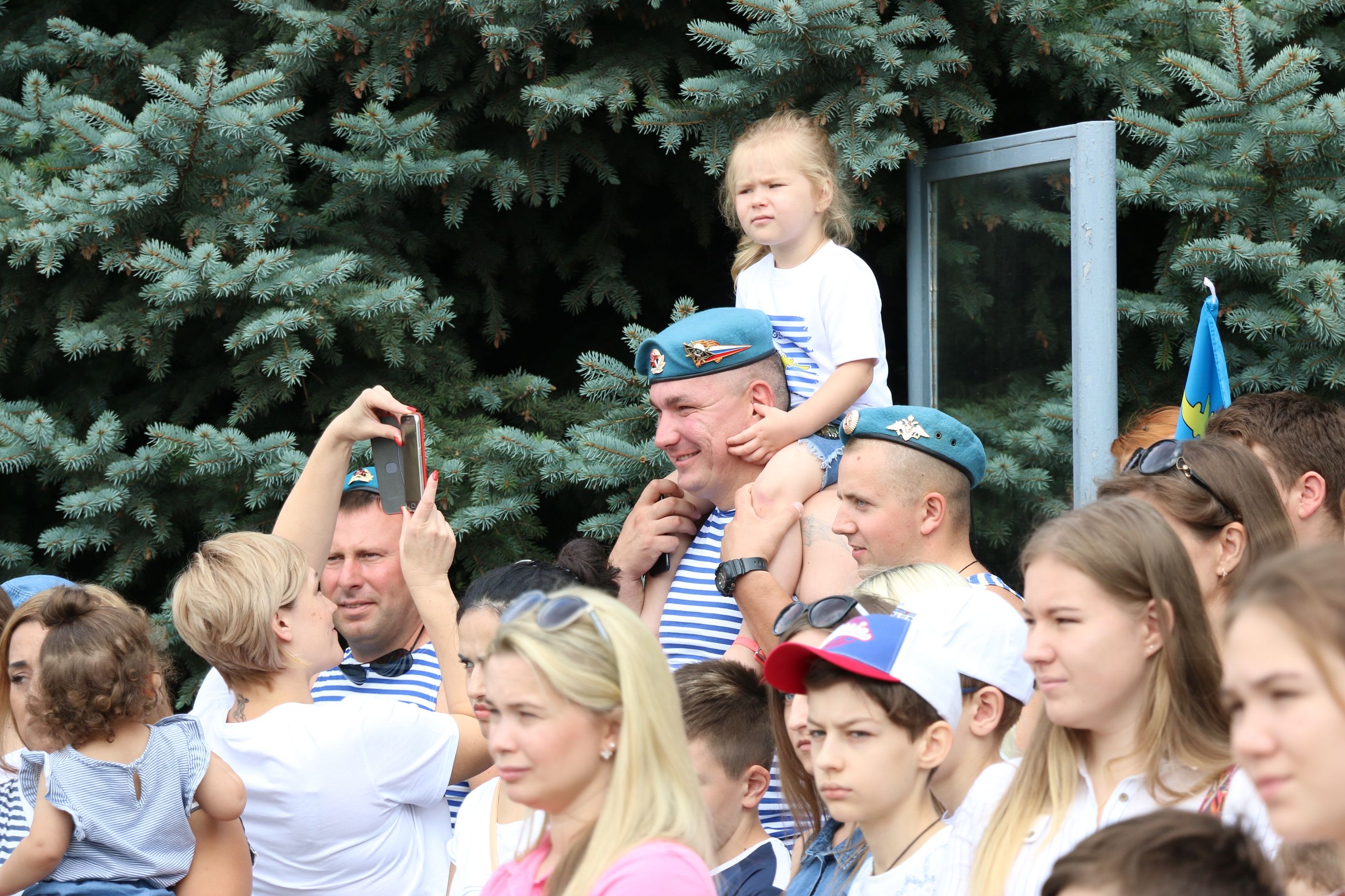 С праздником, десантники!