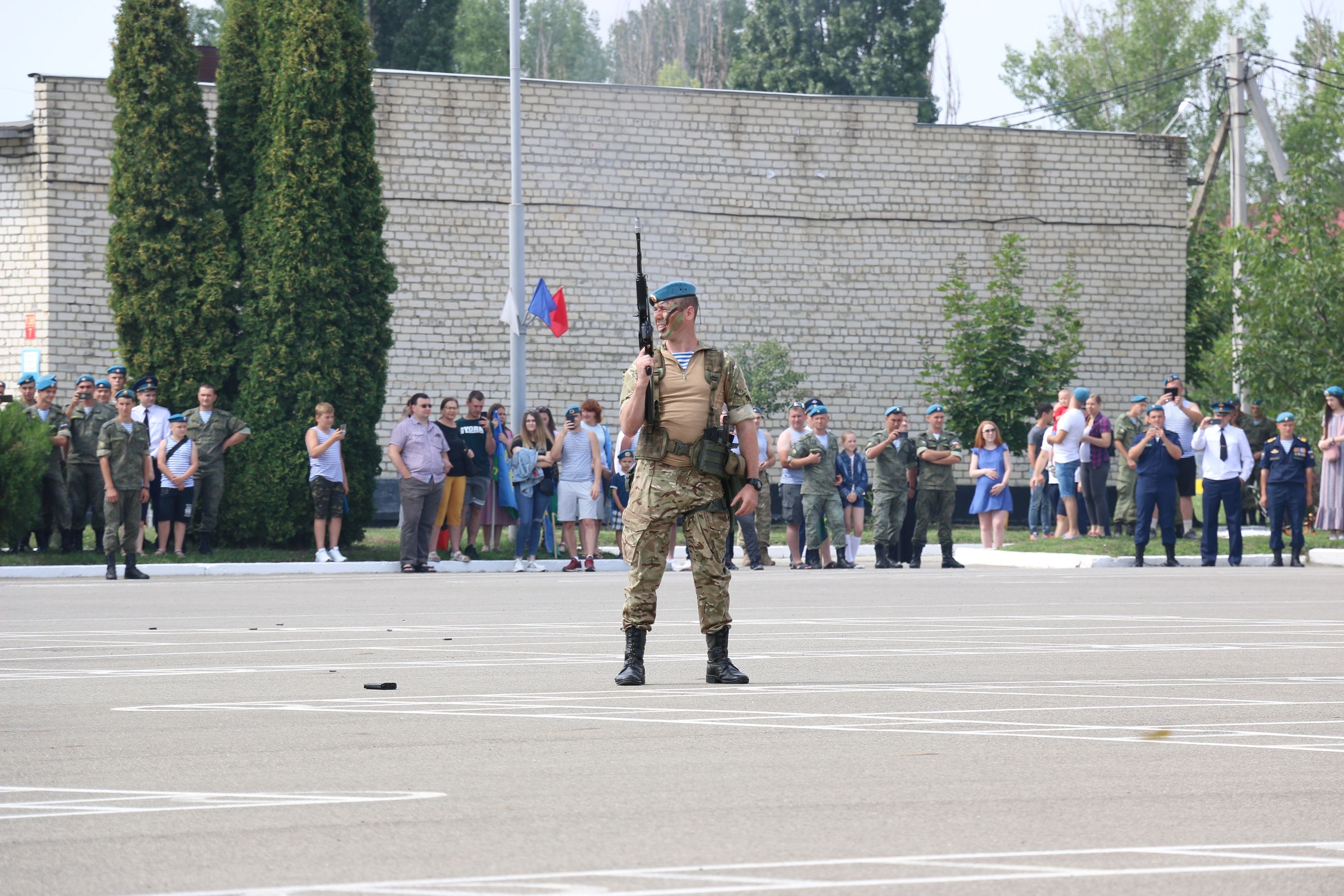 С праздником, десантники!