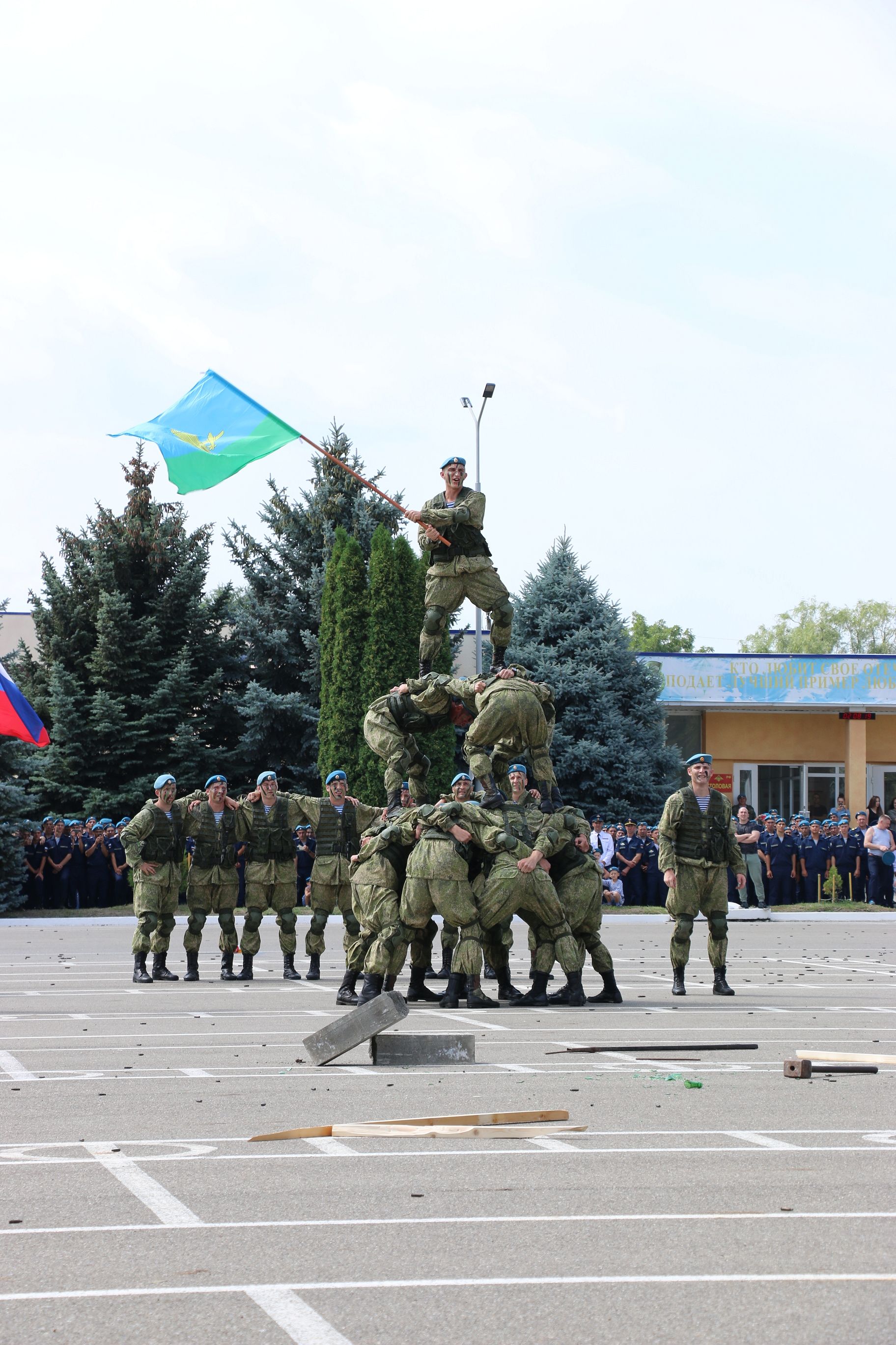 С праздником, десантники!