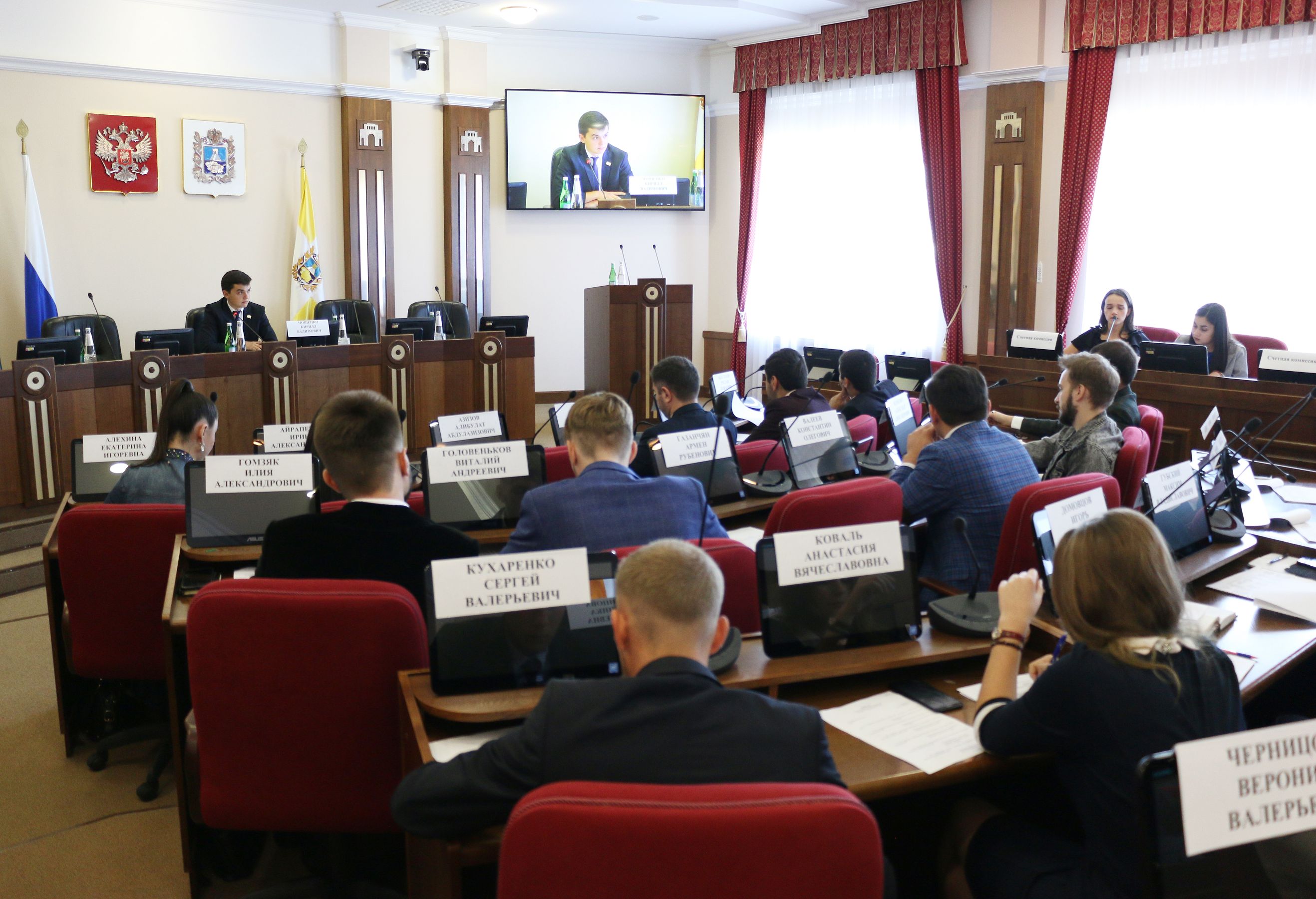 Продолжая традиции молодежного парламентаризма