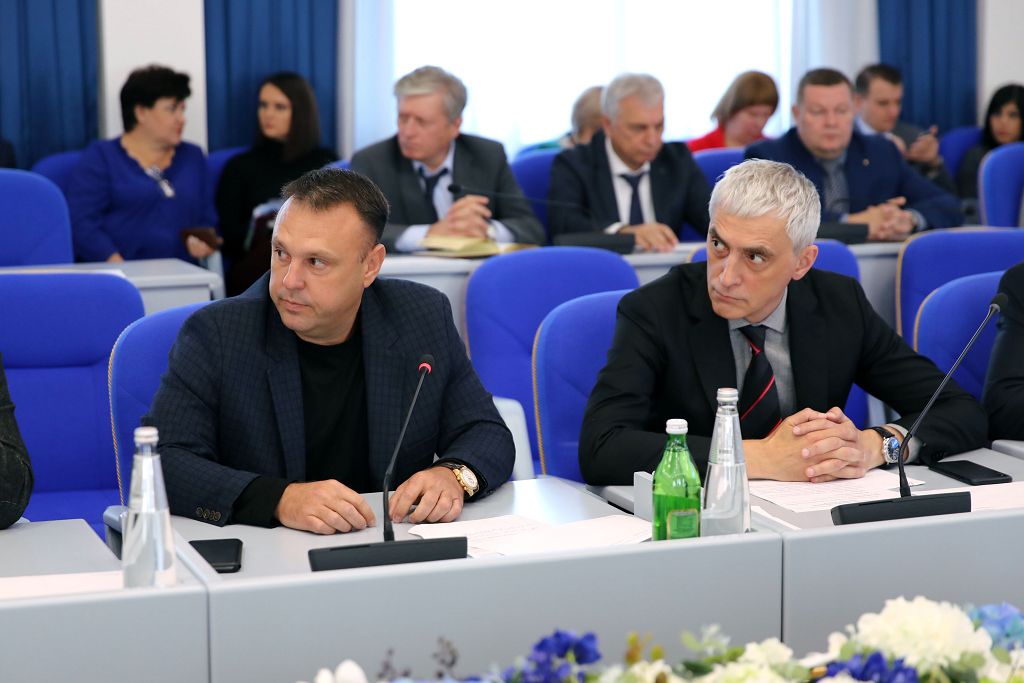 Подготовка к заседанию Думы, кадастровые вопросы и поддержка виноделия
