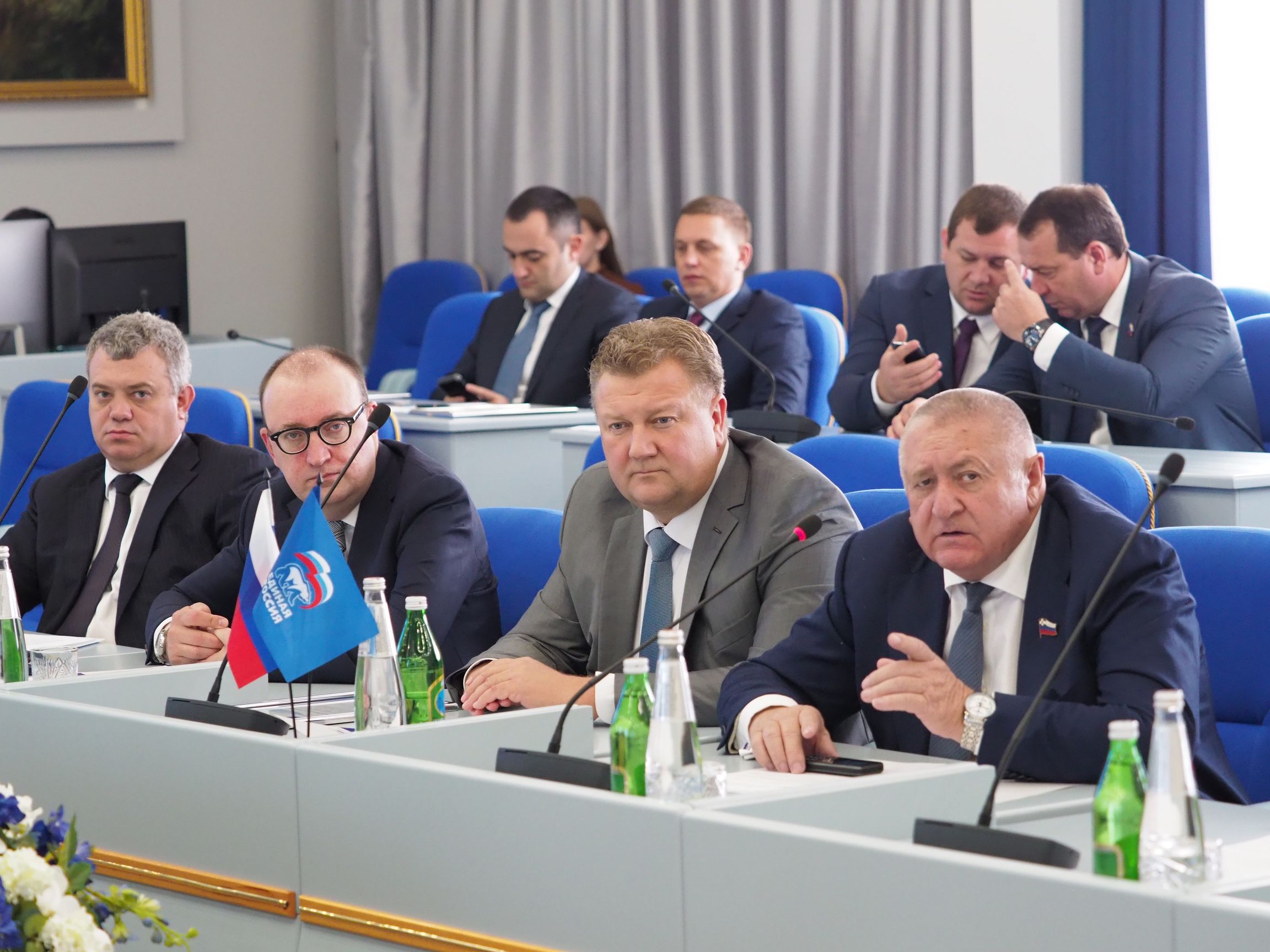 Проблемы, связанные с разработкой карьеров в крае, обсудили члены фракции «Единой России»