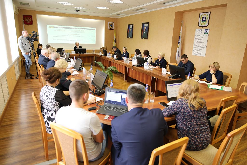 Кадры для образования