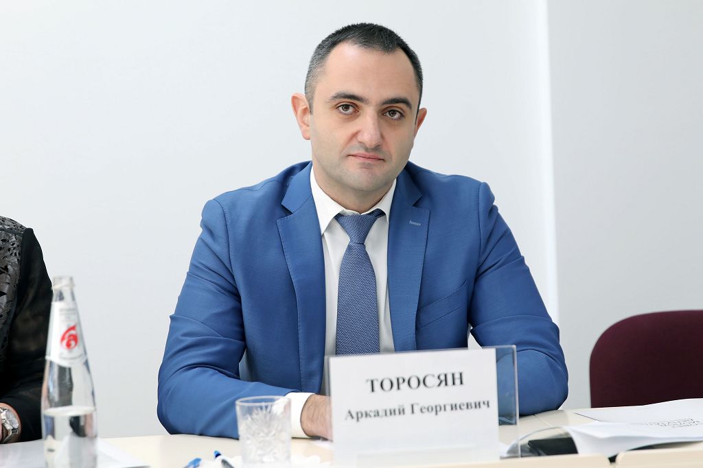 Молодые депутаты пополнили знания в «Школе парламентаризма»