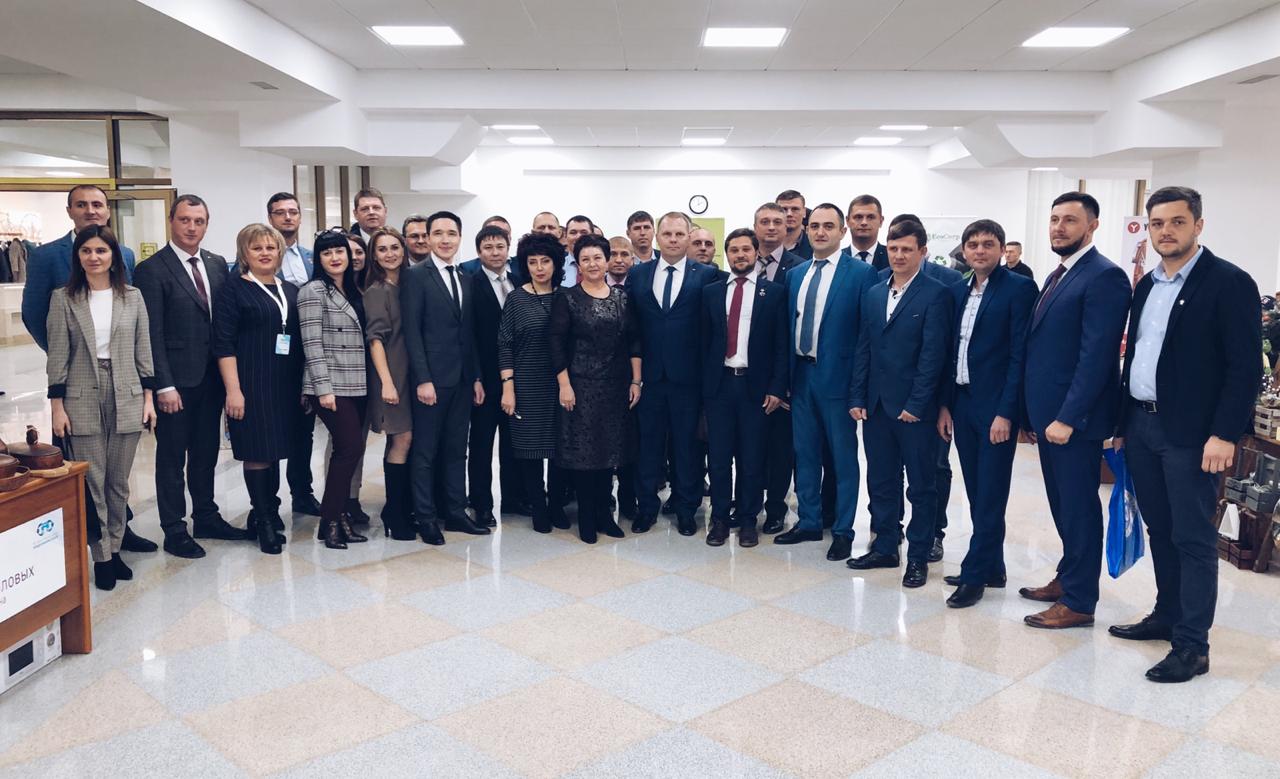 Молодые депутаты пополнили знания в «Школе парламентаризма»