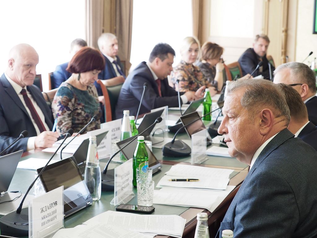 Совершенствовать порядок предоставления субсидий