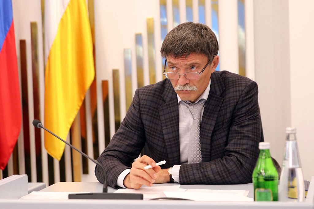 Подготовка к заседанию Думы и борьба с никотином