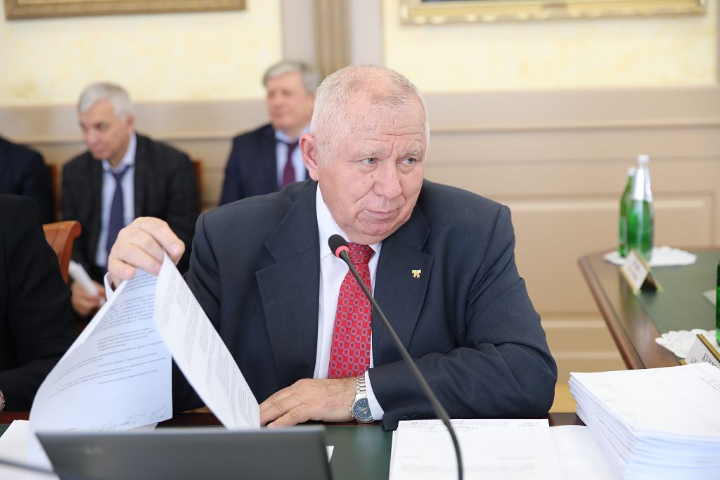 За неделю до первого заседания Думы в 2020-м