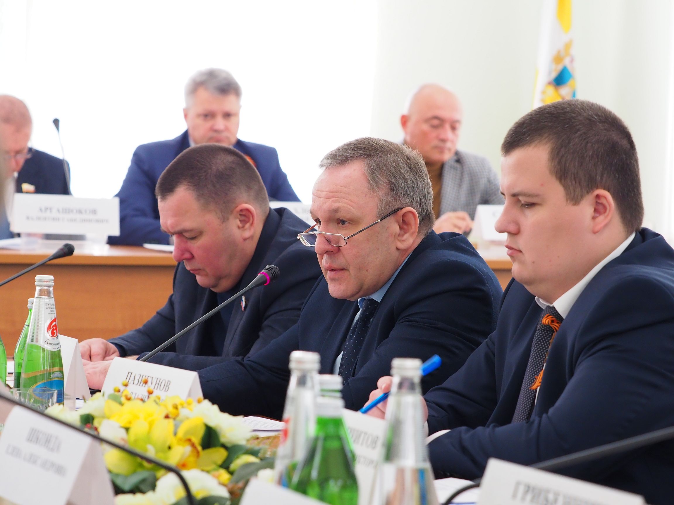 Проблемы нужно решать комплексно